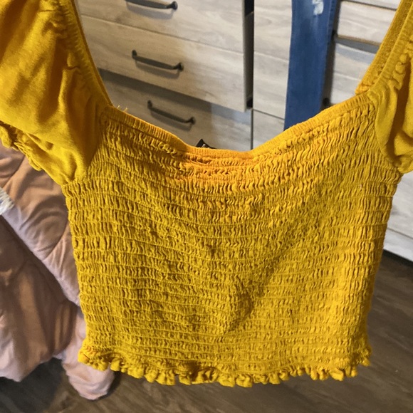 Forever 21 yellow off the shoulder crop top us s - Picture 2 of 3